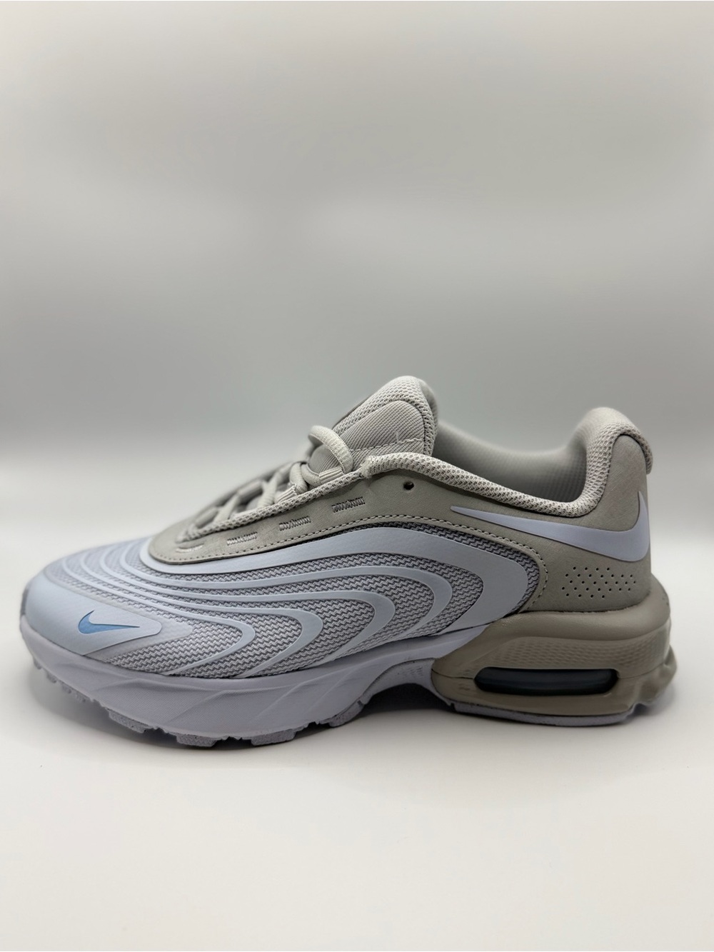 Nike Men’s Mesh Wave-Detail Sneaker in Light Gray, White and Soft Blue